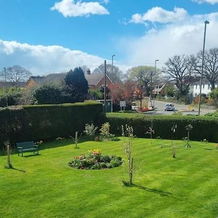 Spacious Self Contained Flat In Superb Location Lymington Luaran gambar