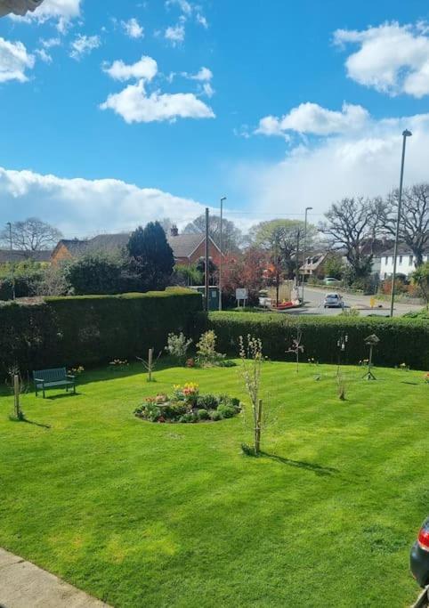 Spacious Self Contained Flat In Superb Location Lymington Luaran gambar